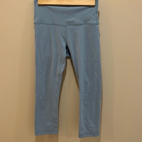 LuluLemon Cropped Leggings - Picture 1 of 3